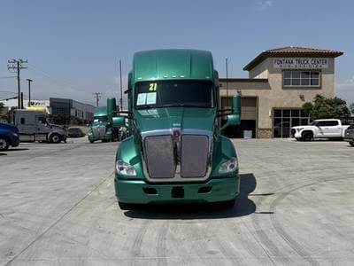 2021 Kenworth T680 image 1