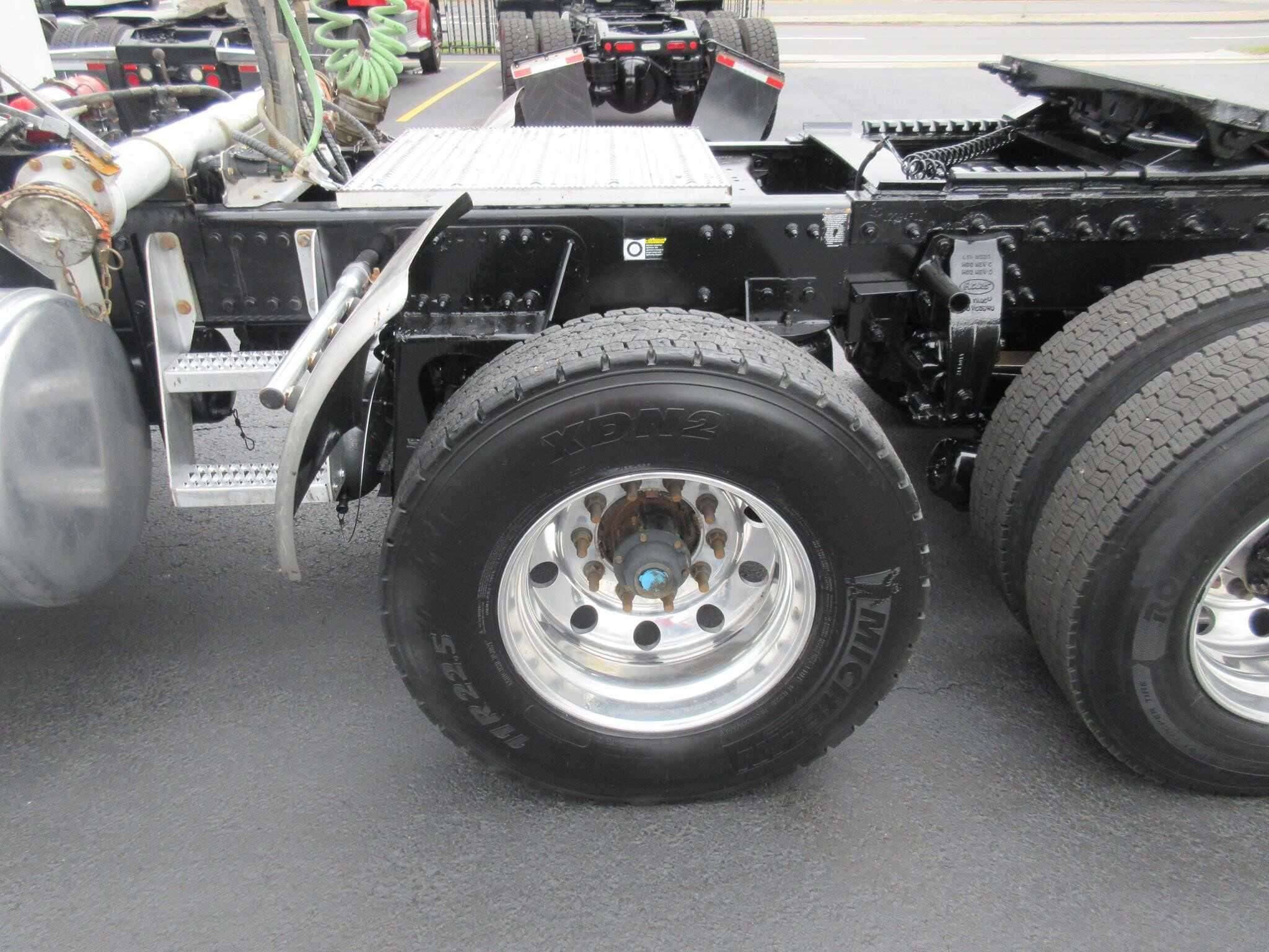 2019 Peterbilt 567 image 19