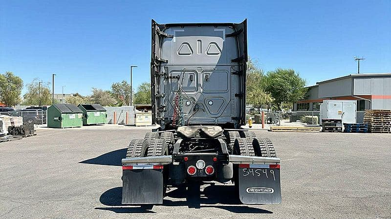 2023 Freightliner Cascadia 126 image 8