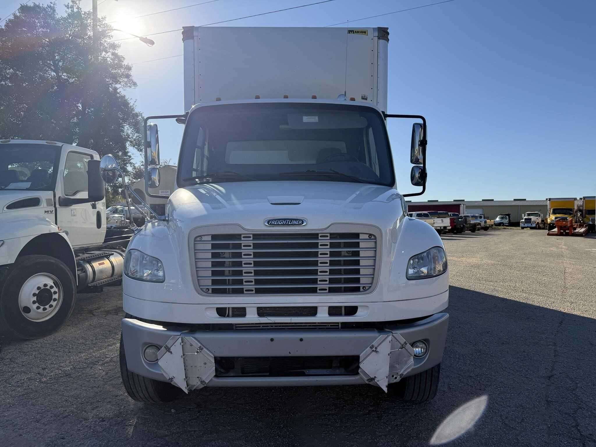 2021 Freightliner M2 image 7