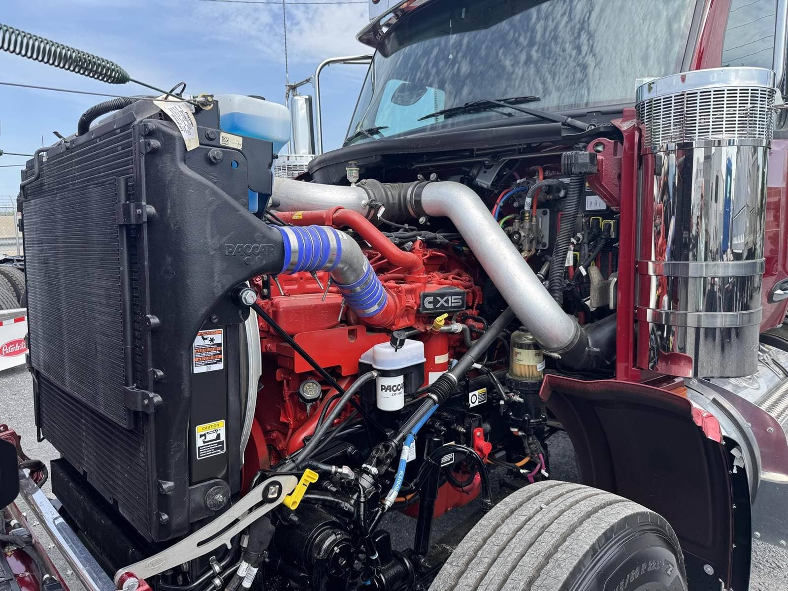 2025 Peterbilt 589 image 12