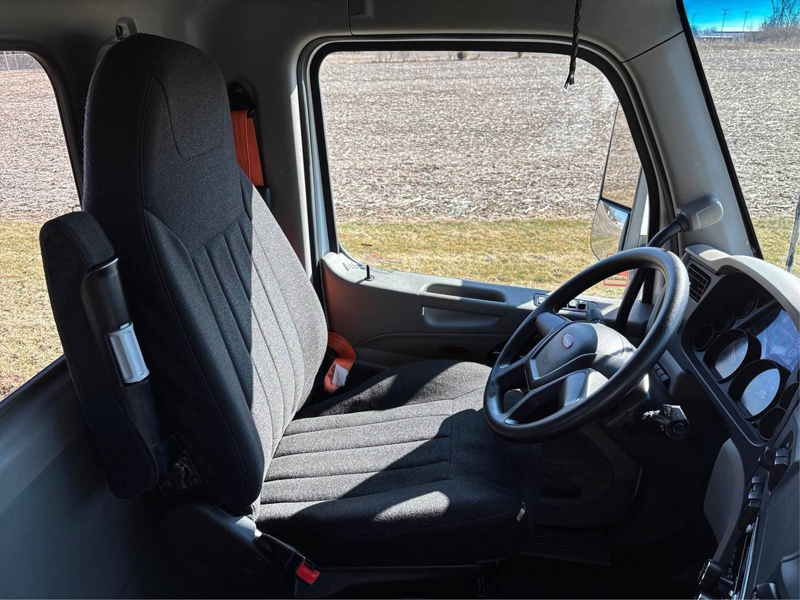 2020 Peterbilt 579 image 12
