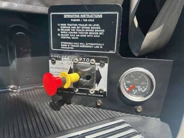 2019 Kenworth T8 Series image 5