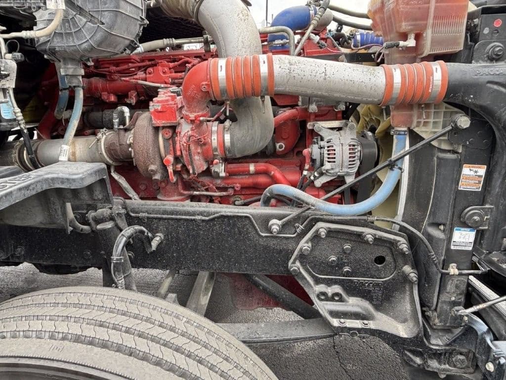 2021 Peterbilt 579 image 8