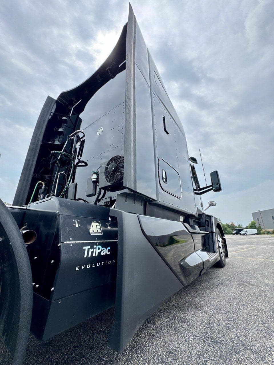 2023 Kenworth T680 image 7