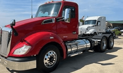2020 Kenworth T680 image 2