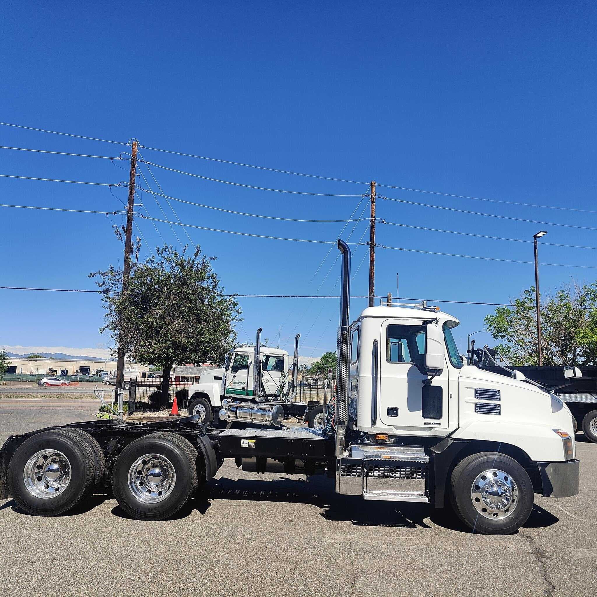 Used 2022 MACK ANTHEM Conventional - Day Cab image 6