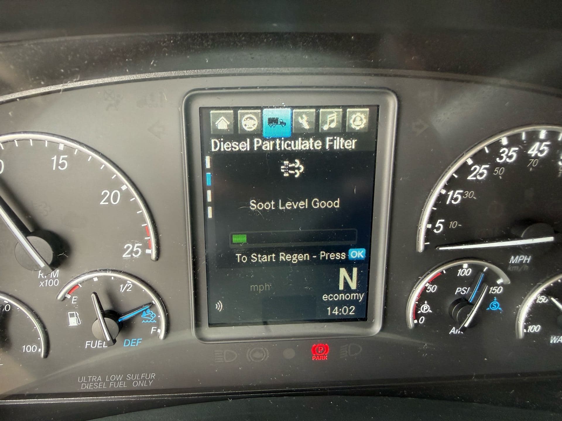 2022 Freightliner - 419k - 18k Hours - 455 HP image 13