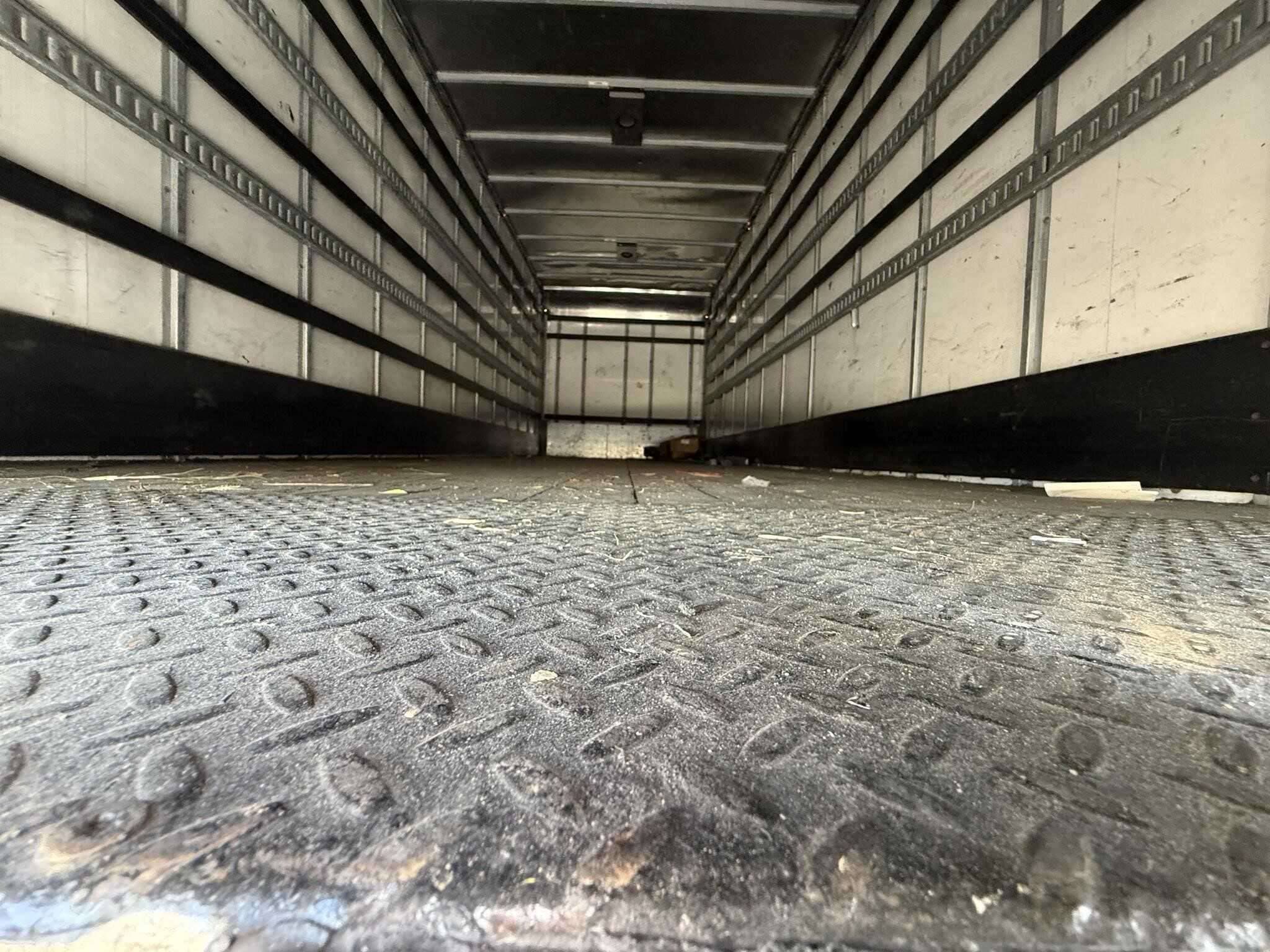 2017 Freightliner M2 image 10