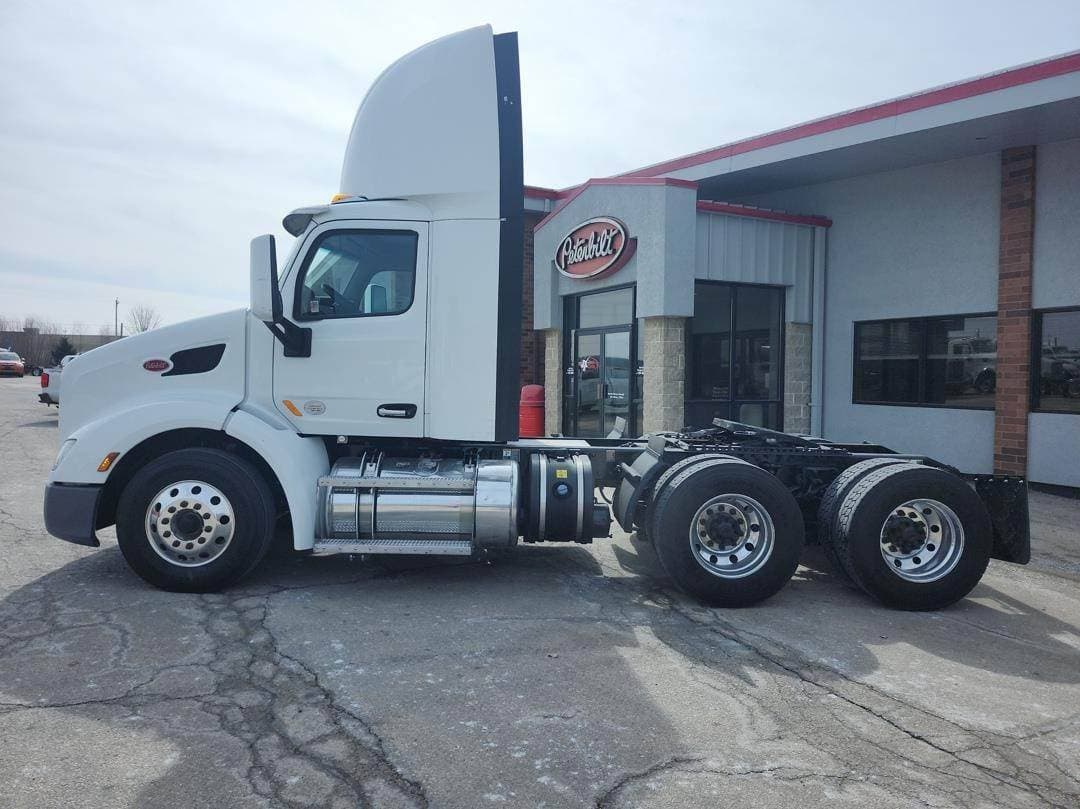 2020 Peterbilt 579 image 3