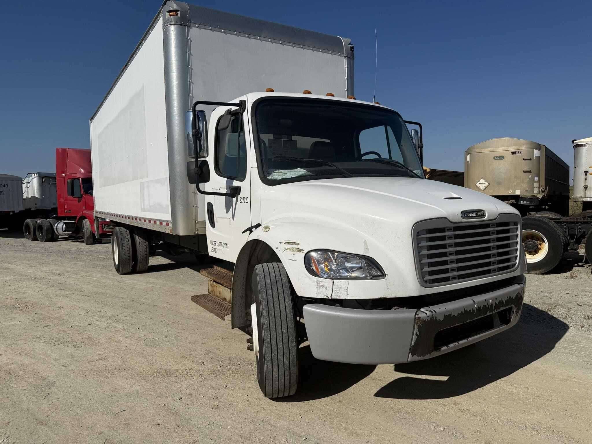 2018 Freightliner M2 image 1