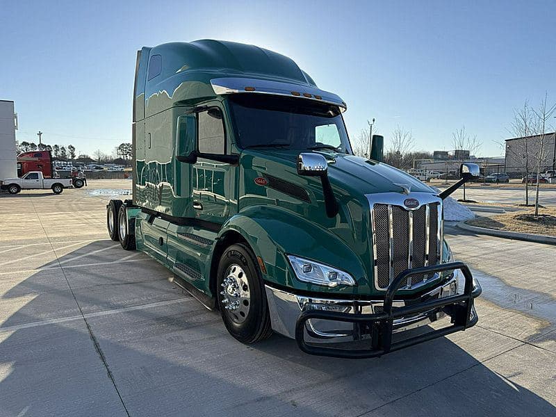 2023 Peterbilt 579 image 4