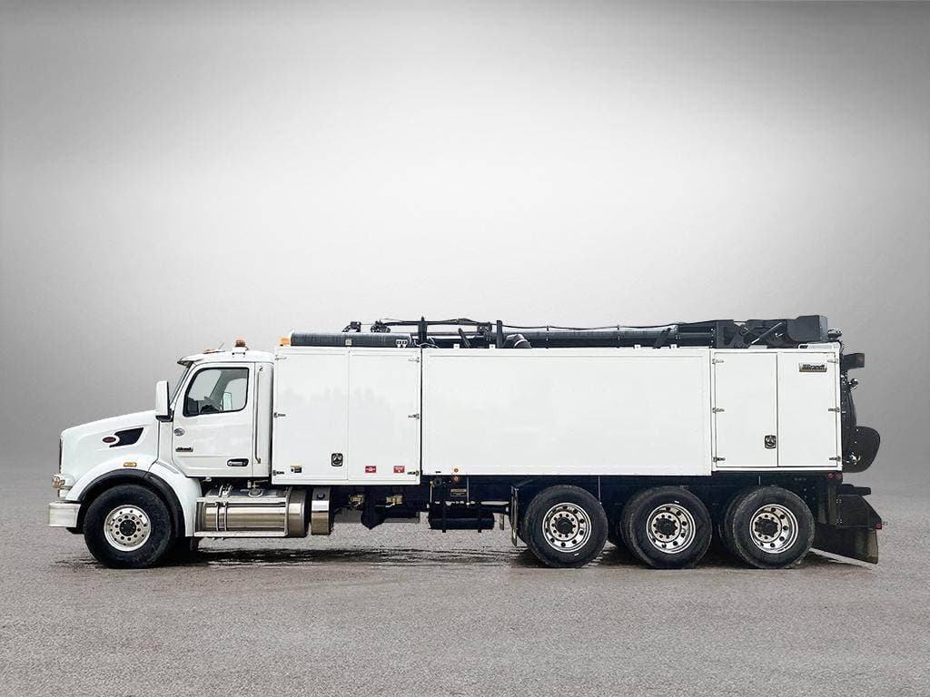 2024 Peterbilt 567 image 3