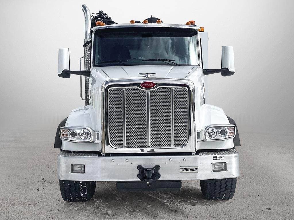 2024 Peterbilt 567 image 2
