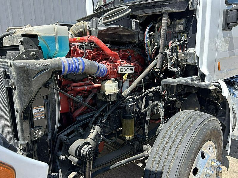 2021 Peterbilt 579 image 13