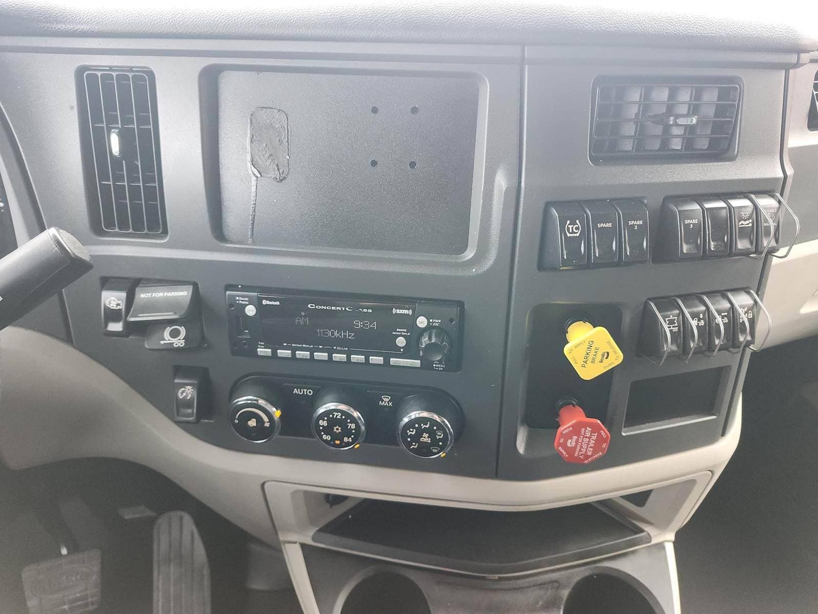 2024 Peterbilt 579 image 12