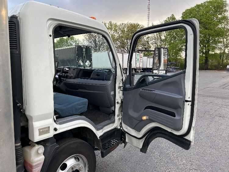 2017 MITSUBISHI FUSO FEC72S image 11