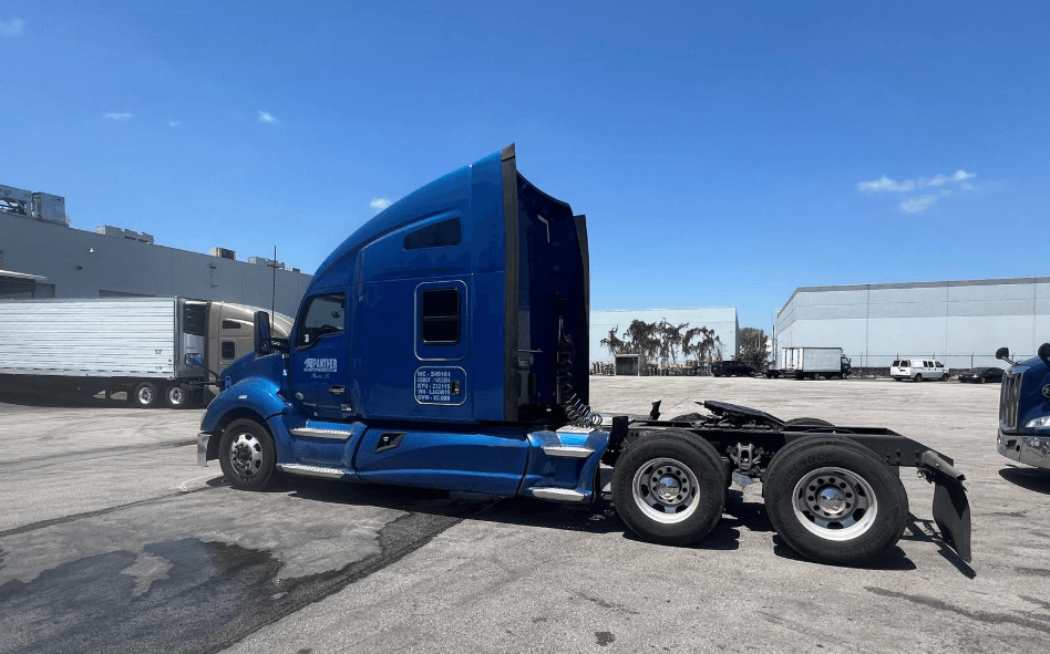 2020 Kenworth T680 image 1
