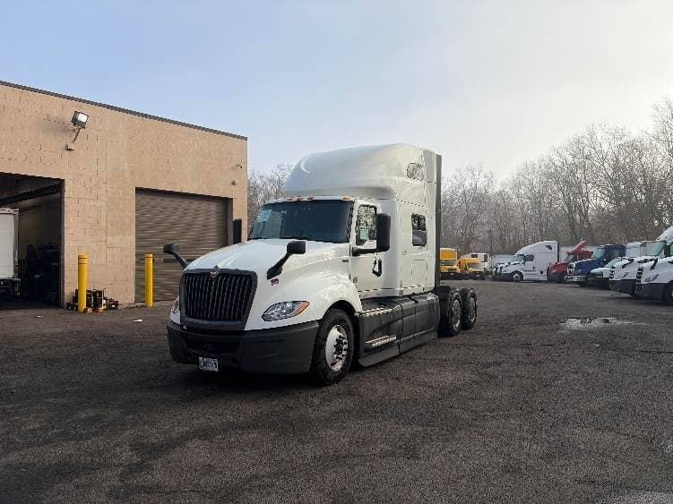 2023 International LT62F image 2