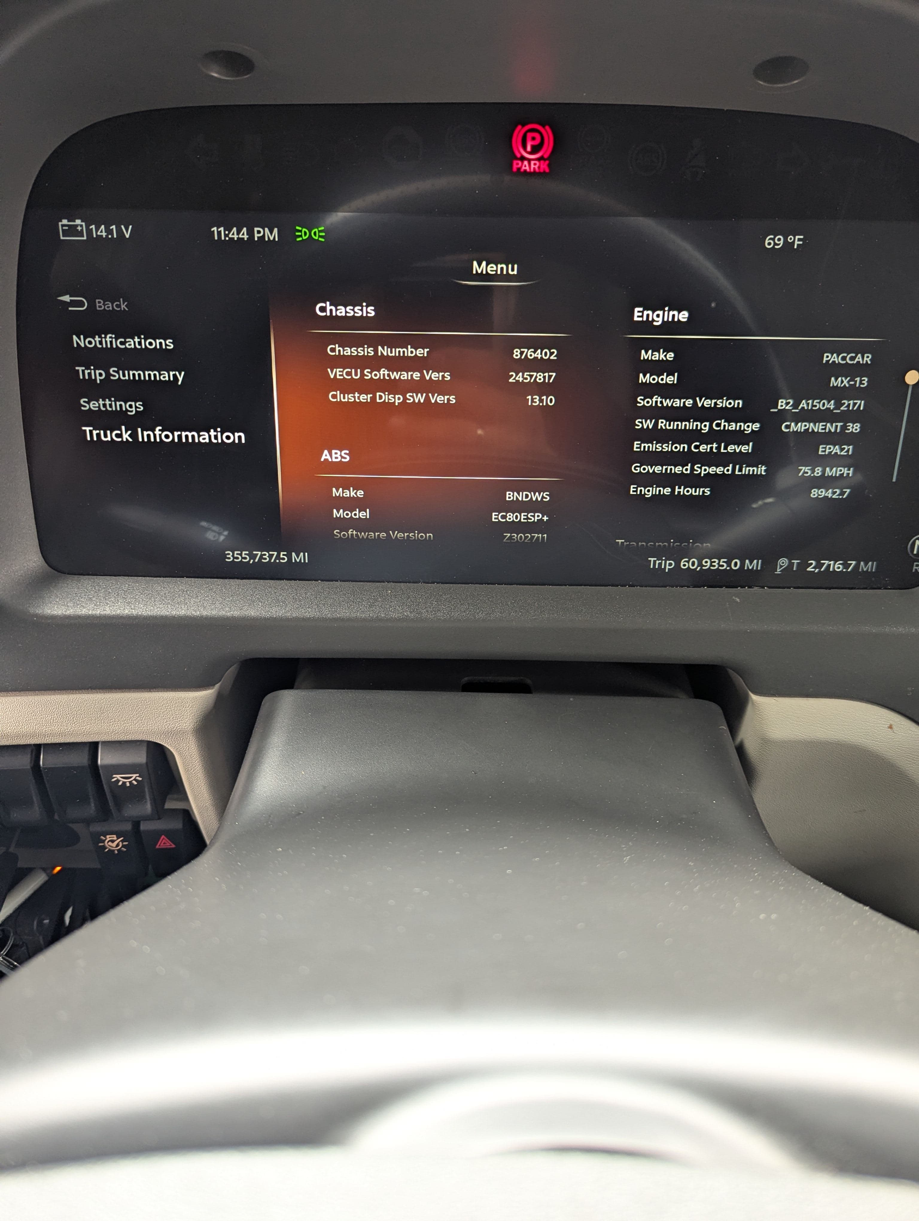2024 Peterbilt 579 image 17