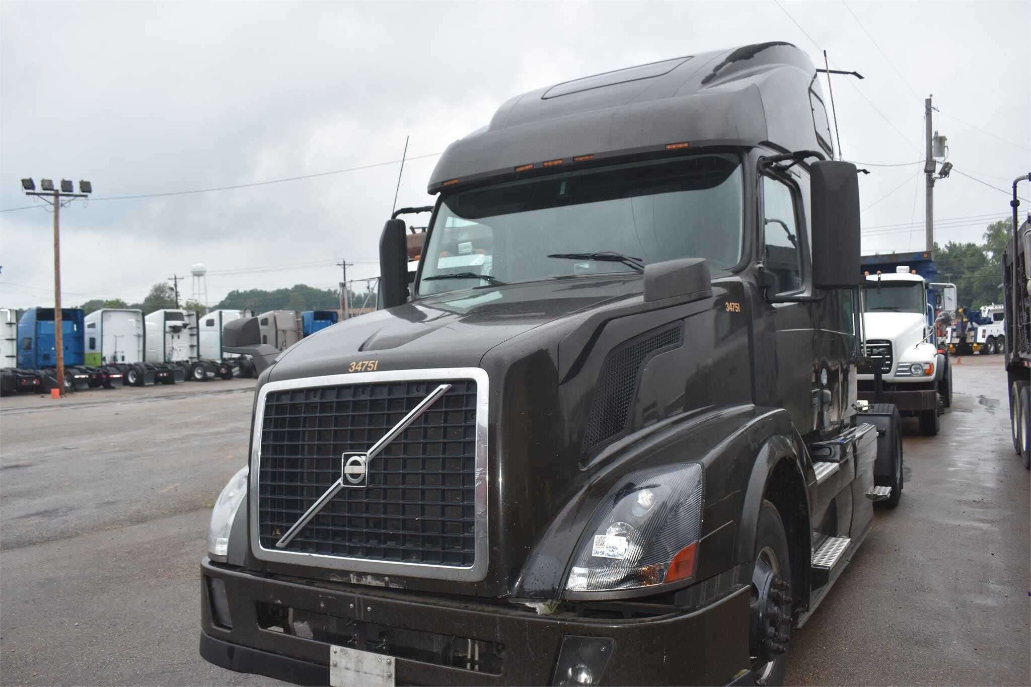 2014 Volvo VNL image 1