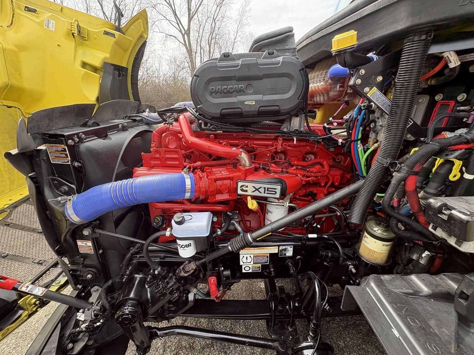 2023 Peterbilt 579 image 15