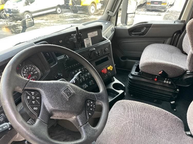2023 International LT62F image 7
