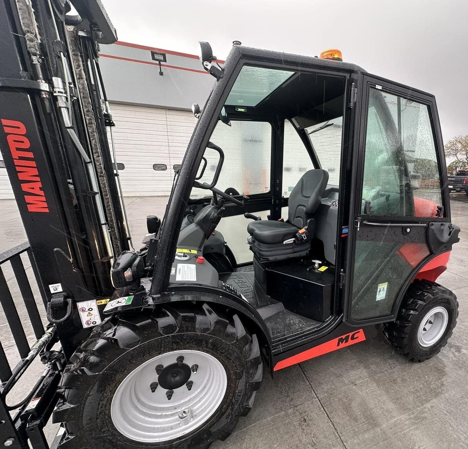 2024 MANITOU MC25-4 FL2718 image 2