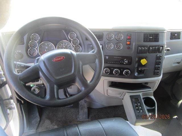 2019 Peterbilt 567 image 8