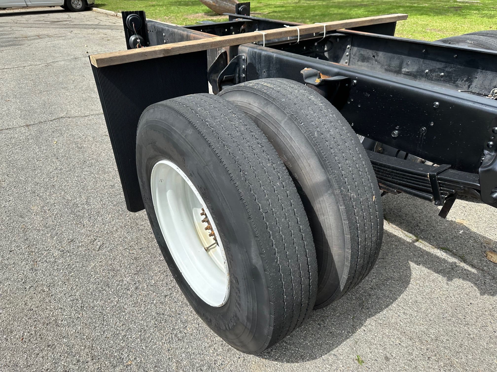 2008 GMC TOPKICK C6500 Cab and Chassis image 11