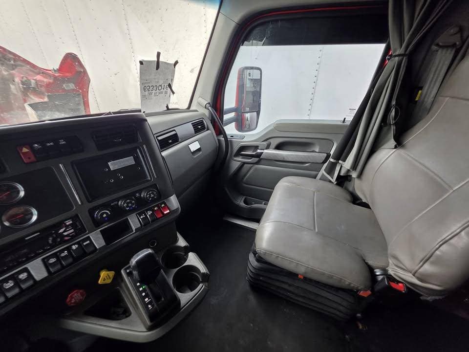 2018 Kenworth T680 image 7