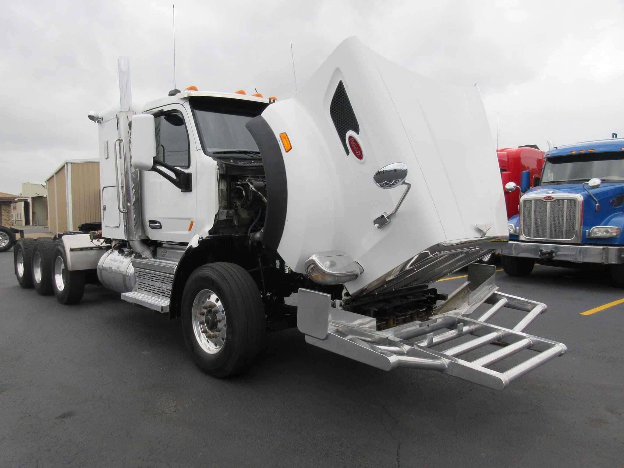 2019 Peterbilt 567 image 14