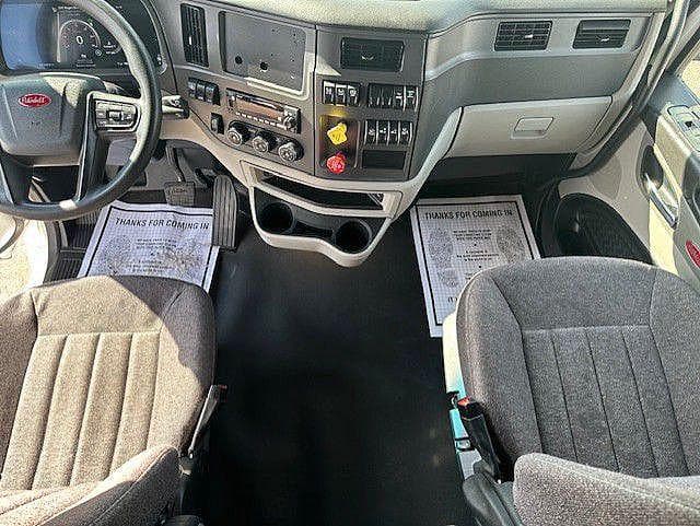 2024 Peterbilt 579 image 9