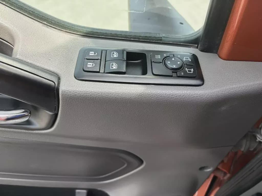 Used 2022 INTERNATIONAL Conventional - Sleeper Truck image 8