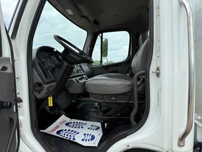 2019 Freightliner M2 image 8
