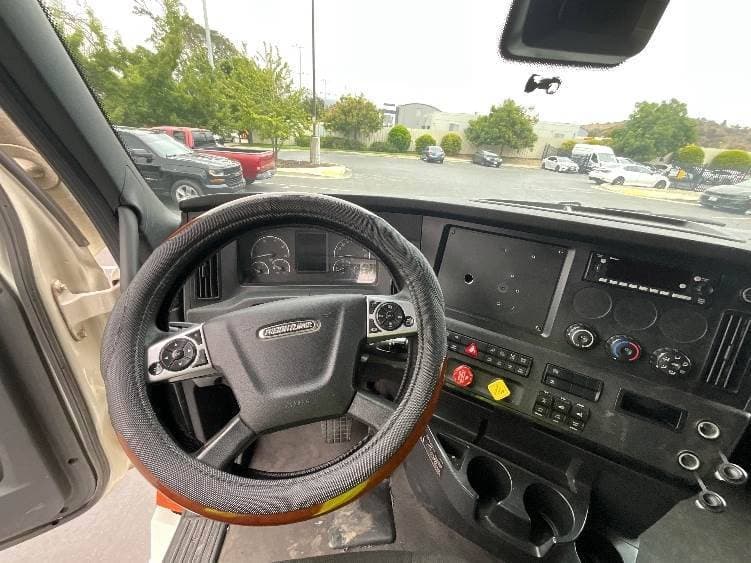 2023 Freightliner Cascadia 126 image 5