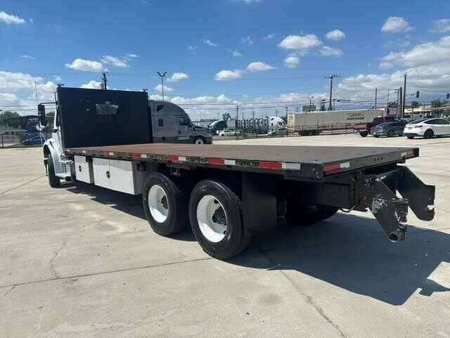 2020 Freightliner M2 image 4