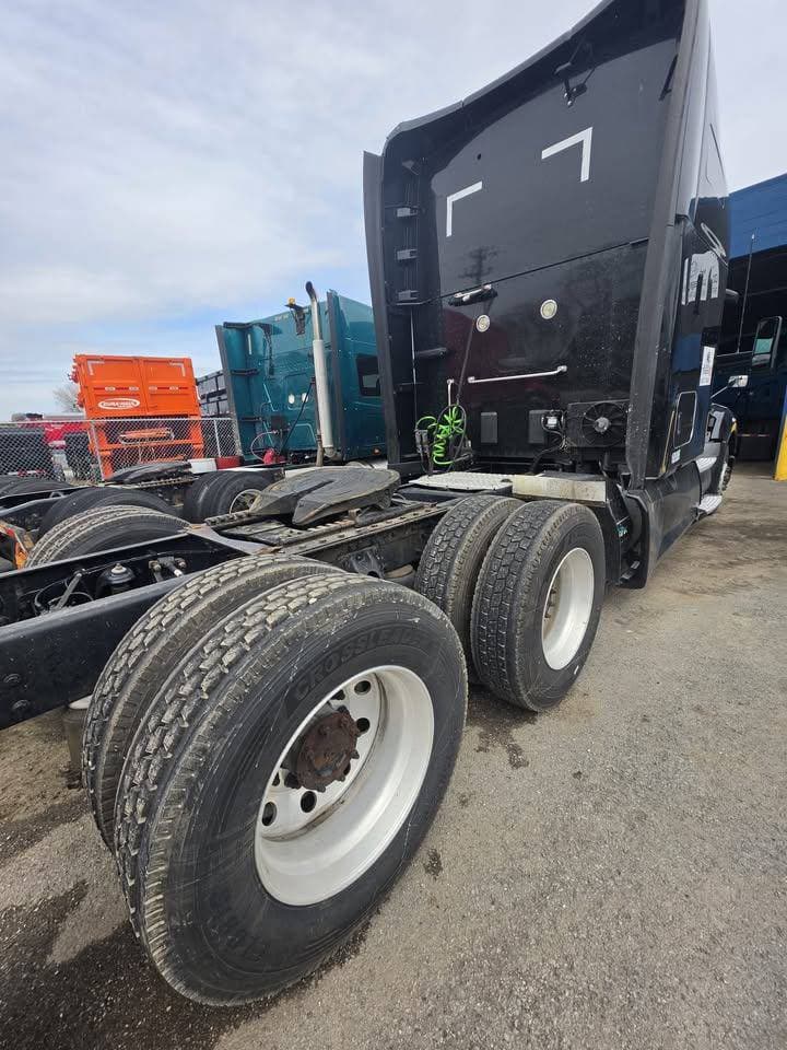 2019 Kenworth T680 image 3