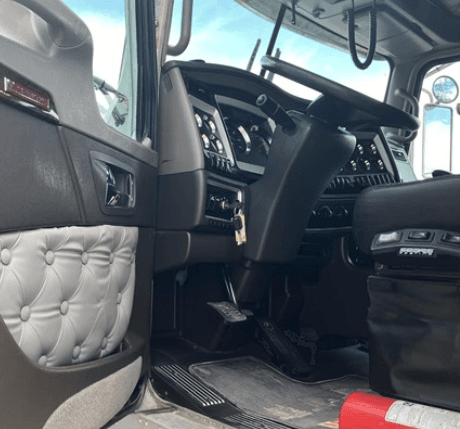 2020 Kenworth T8 Series image 5