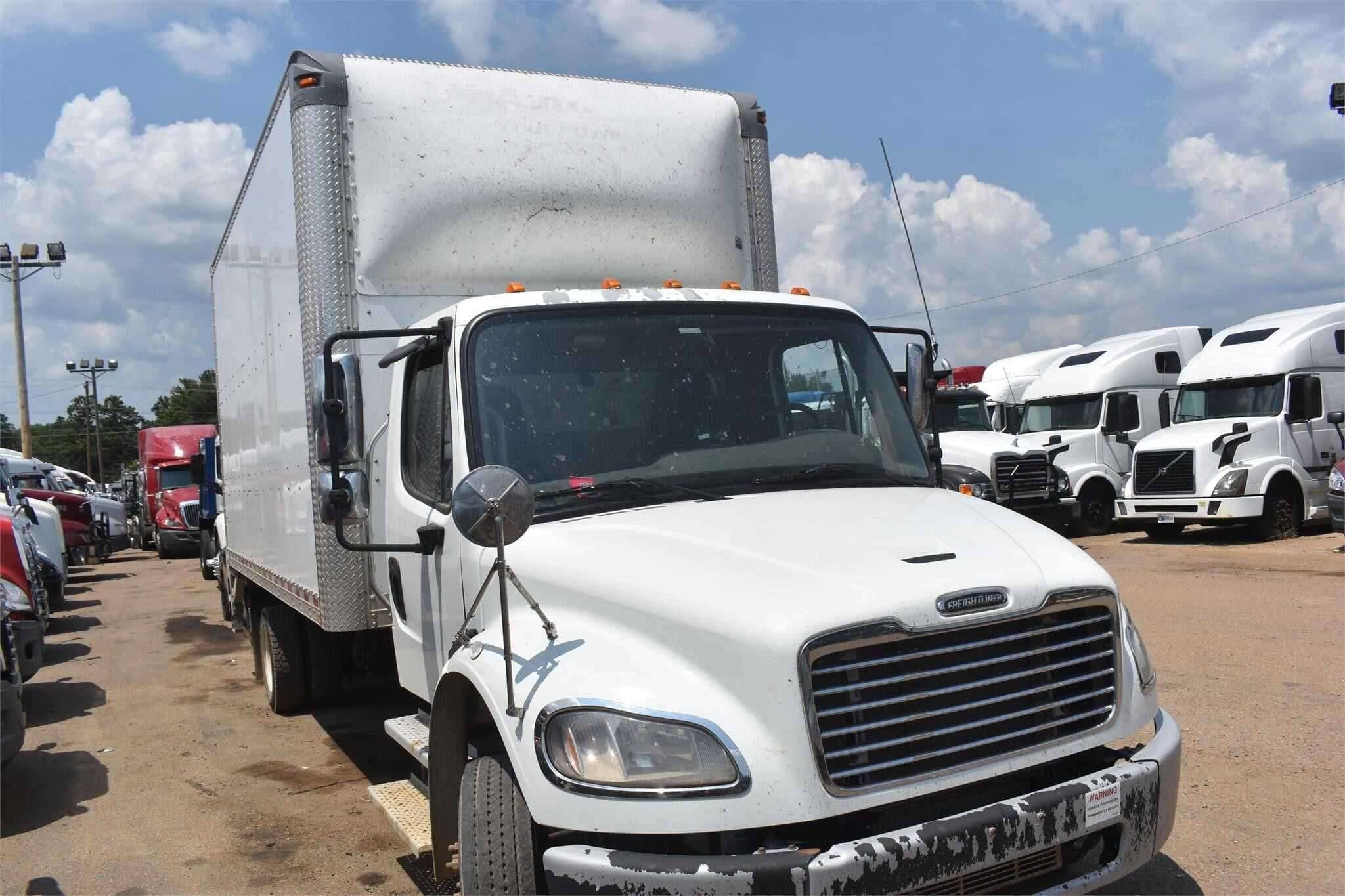 2020 Freightliner M2 image 4