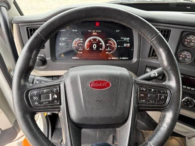 2023 Peterbilt 567 image 7