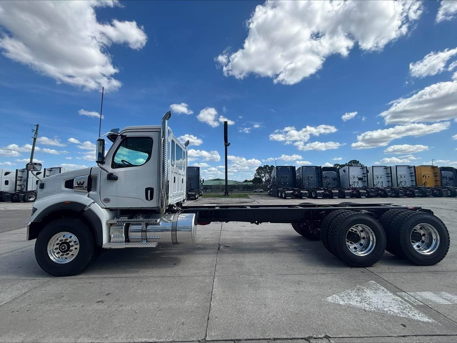 2026 Western Star 49X Chassis image 7