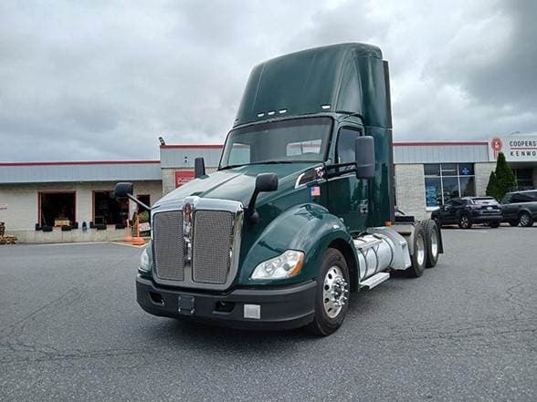 2019 Kenworth T680 image 1