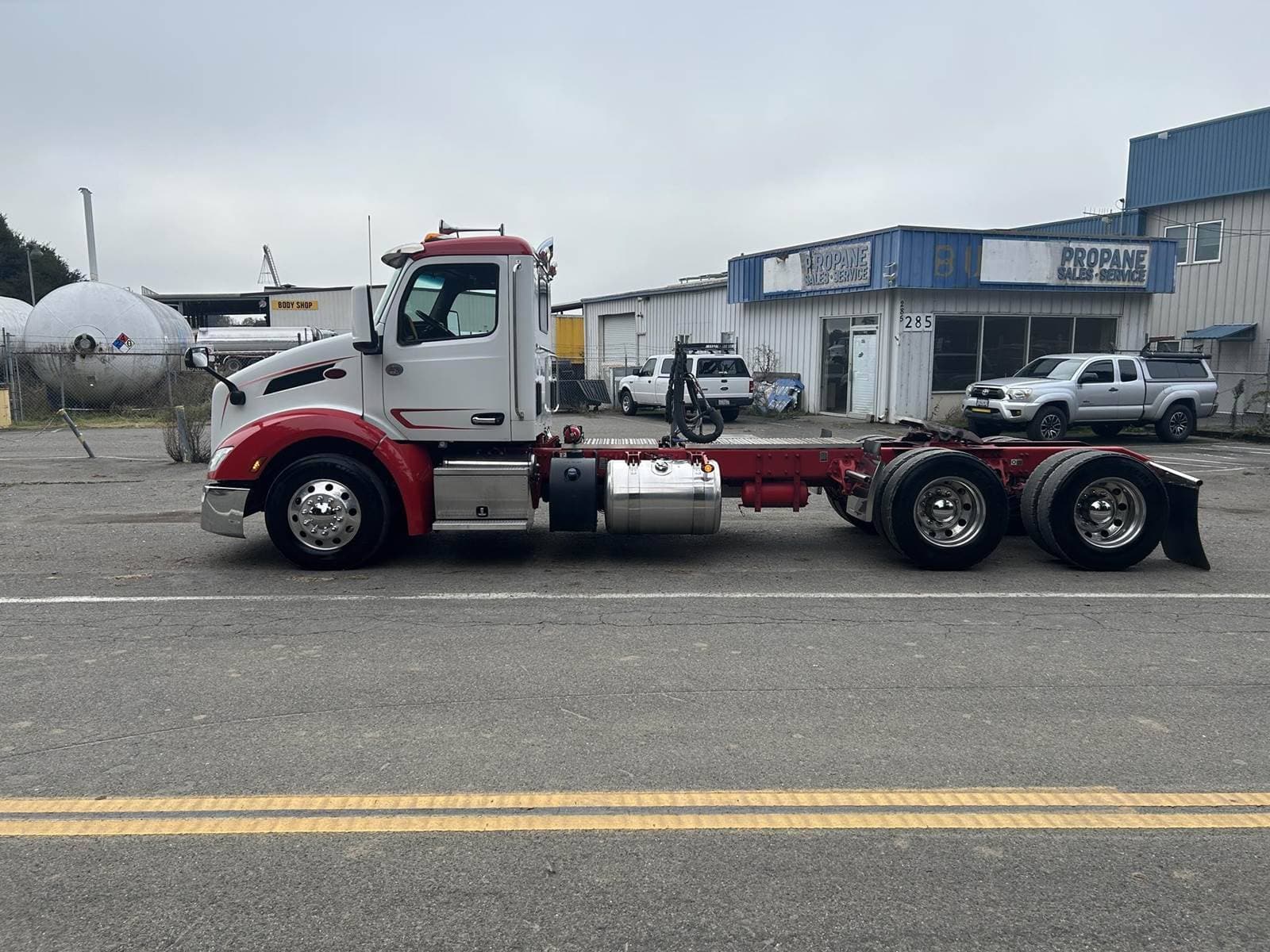 2022 Peterbilt 579 image 5