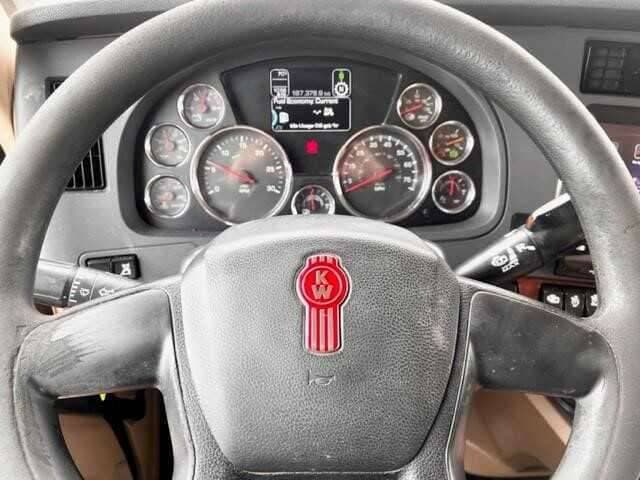 2020 Kenworth T880 image 19