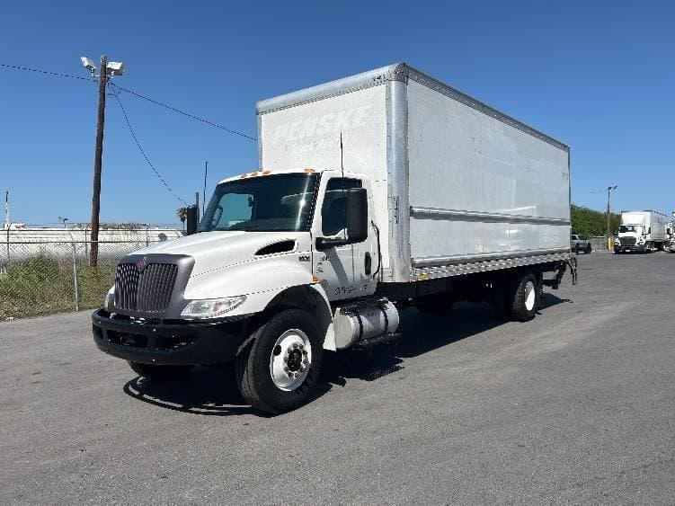2022 International MV607 Box Truck - 220HP, 6 Speed Automatic, Roll up Door image 3