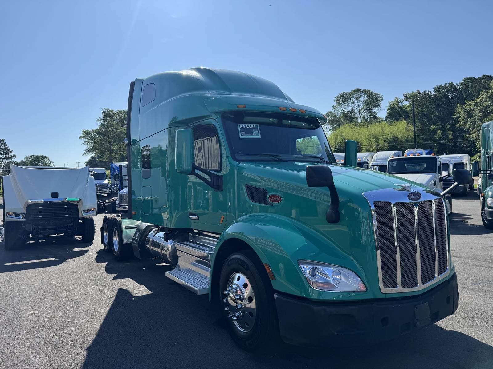 2019 Peterbilt 579 image 2