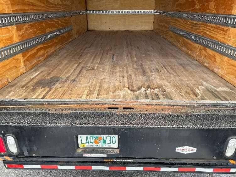 2017 MITSUBISHI FUSO FEC72S image 6