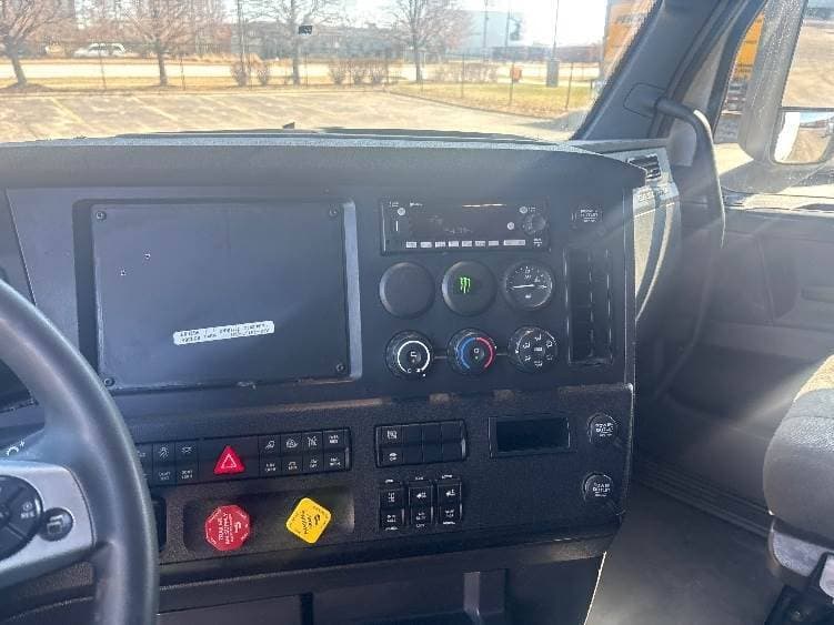 2023 Freightliner Cascadia 126 image 5