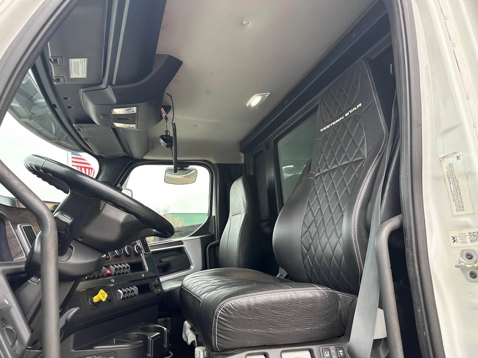 2023 Western Star 49X Chassis image 5